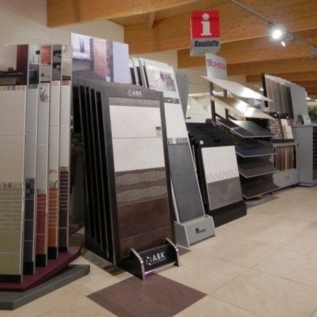 Impressionen aus unserer 400 m² Fliesen- und Badmöbelausstellung