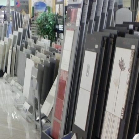 Impressionen aus unserer 400 m² Fliesen- und Badmöbelausstellung