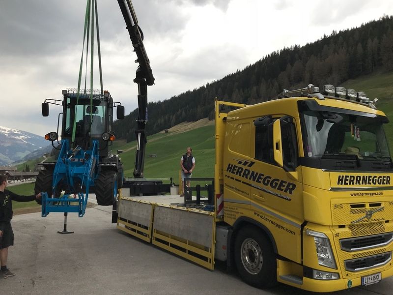 VOLVO FH13 500PS mit abnehmbaren Ladekran HMF 2620 K5